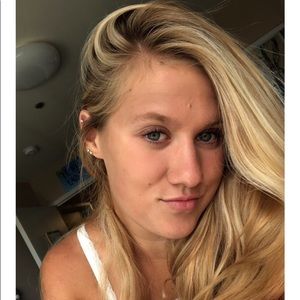 Meet your Posher, Haylee